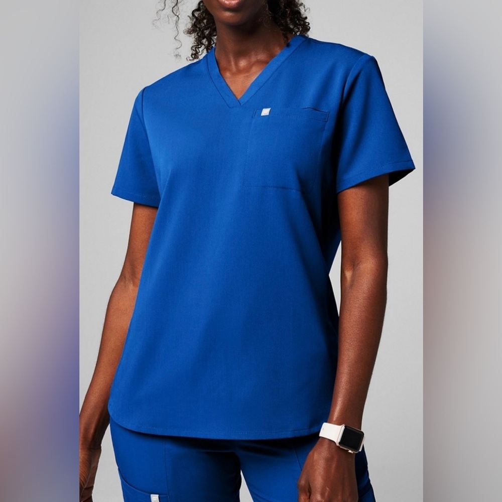 Fabletics Vital 1-Pocket Scrub Top | Royal Blue | XL